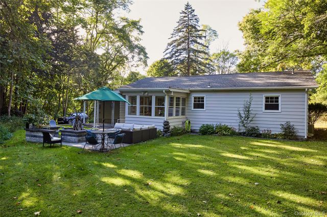 9 Red Oaks Mill Road, Poughkeepsie, NY 12603