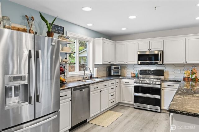 1022 181st Place SW, Lynnwood, WA 98037