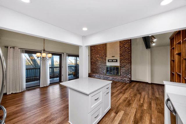 4661 Lockner Drive 13, Urbandale, IA 50322