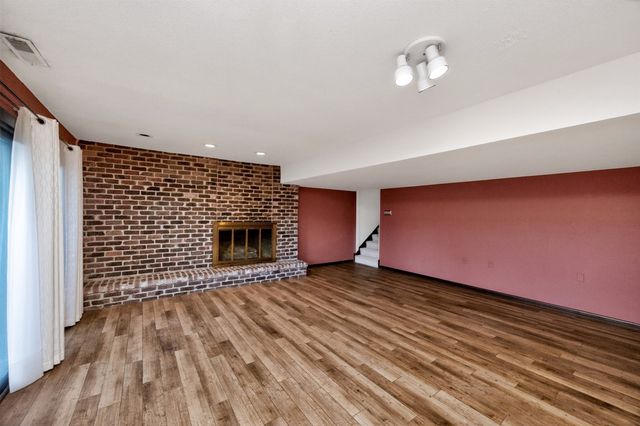 4661 Lockner Drive 13, Urbandale, IA 50322