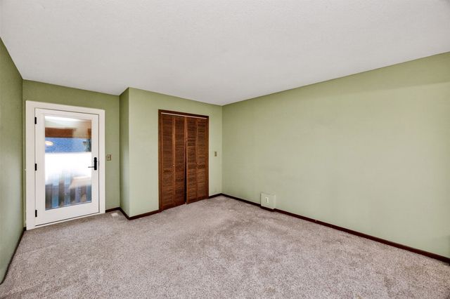 4661 Lockner Drive 13, Urbandale, IA 50322