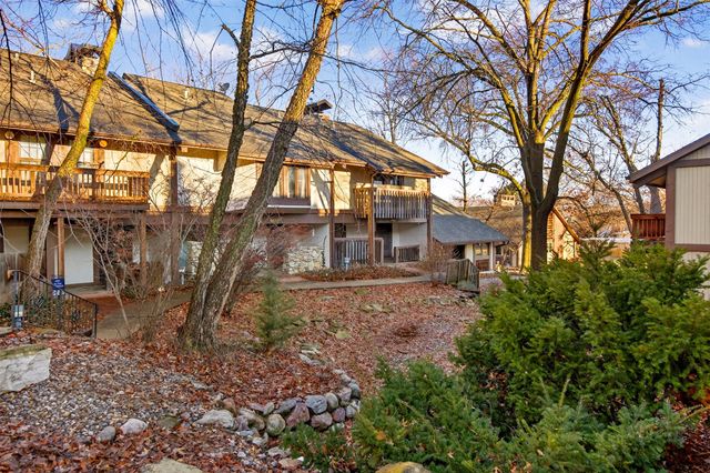 4661 Lockner Drive 13, Urbandale, IA 50322