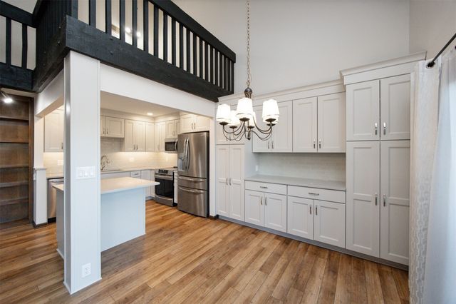 4661 Lockner Drive 13, Urbandale, IA 50322