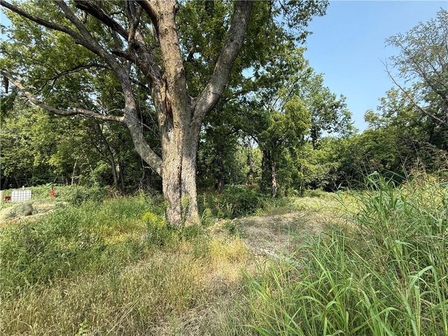 5202 Sewell Avenue, Kansas City, KS 66104