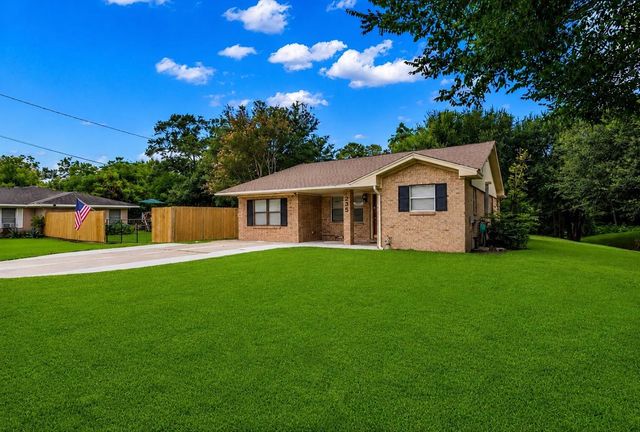 235 Live Oak Street, Crosby, TX 77532