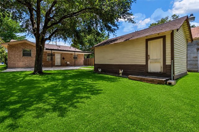 235 Live Oak Street, Crosby, TX 77532