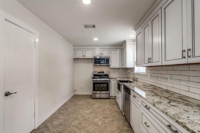 235 Live Oak Street, Crosby, TX 77532