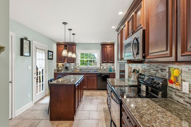 307 Old Coach Road, Nicholasville, KY 40356