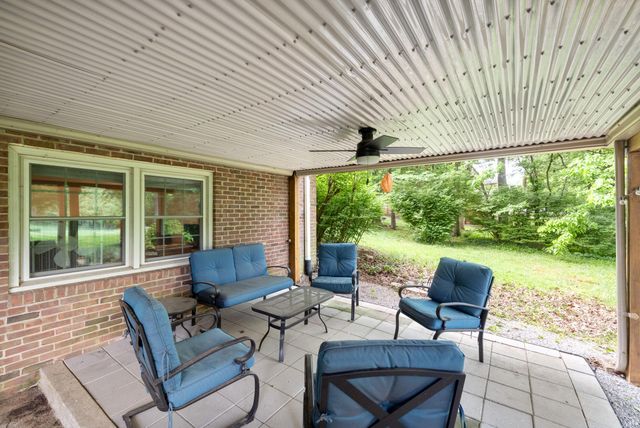 307 Old Coach Road, Nicholasville, KY 40356