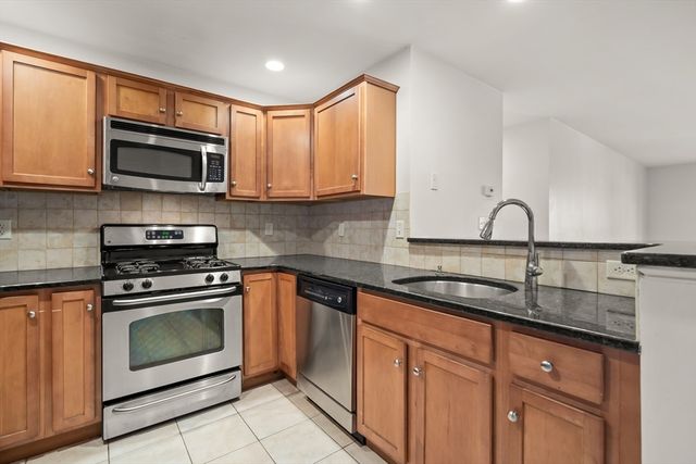 120 Wyllis Ave 103, Everett, MA 02149