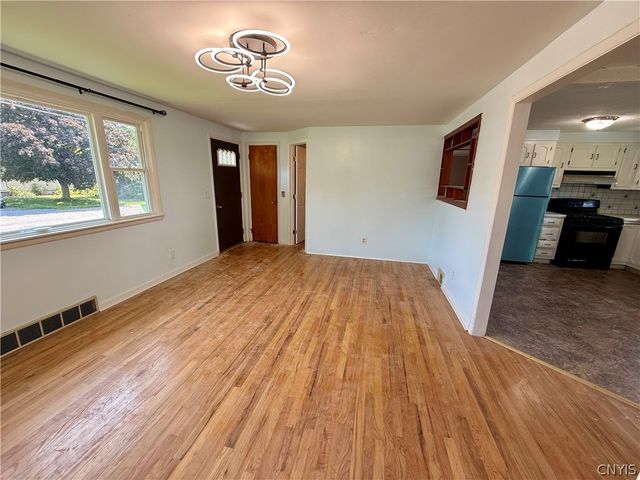 111 Deborah Drive, Salina, NY 13088