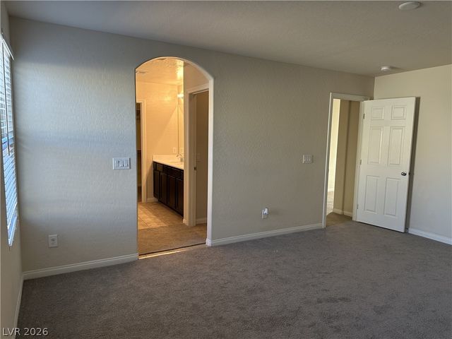 10 Tribute Peak Way, Las Vegas, NV 89148