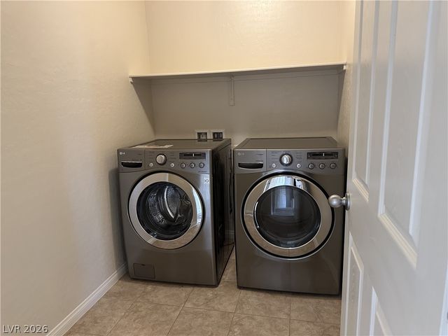 10 Tribute Peak Way, Las Vegas, NV 89148