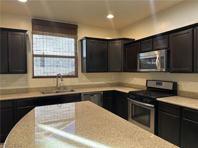 10 Tribute Peak Way, Las Vegas, NV 89148