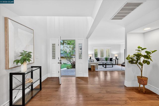 951 Redwood Dr, Danville, CA 94506