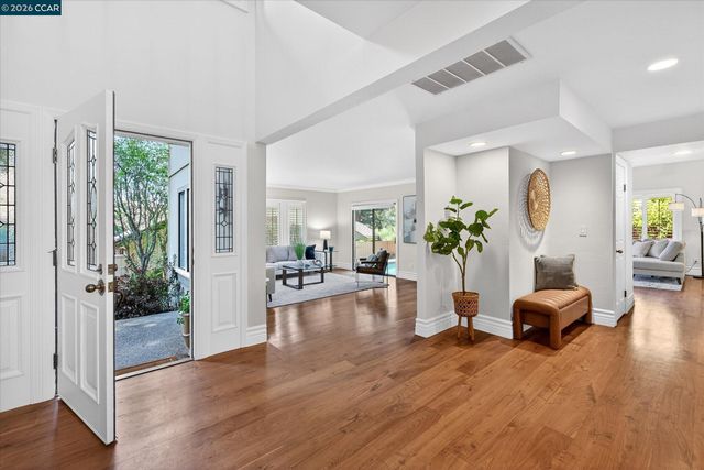 951 Redwood Dr, Danville, CA 94506