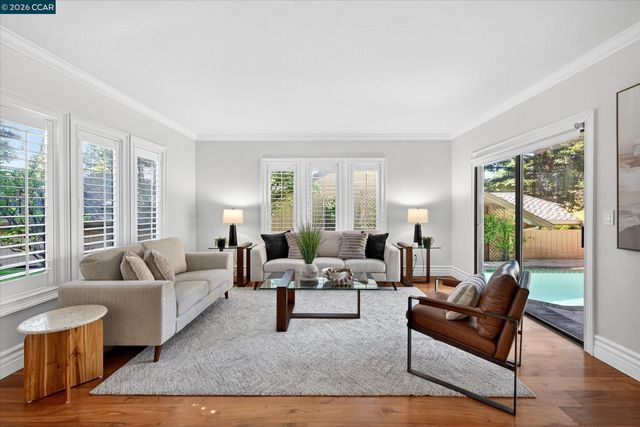 951 Redwood Dr, Danville, CA 94506