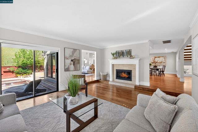 951 Redwood Dr, Danville, CA 94506