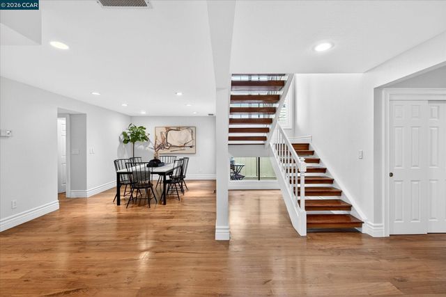 951 Redwood Dr, Danville, CA 94506