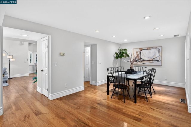 951 Redwood Dr, Danville, CA 94506