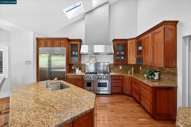 951 Redwood Dr, Danville, CA 94506