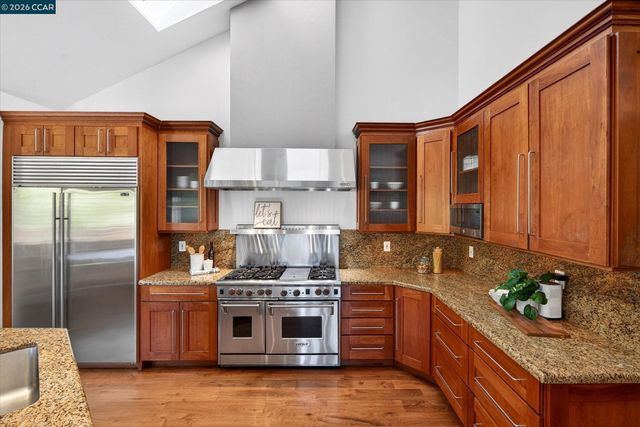 951 Redwood Dr, Danville, CA 94506