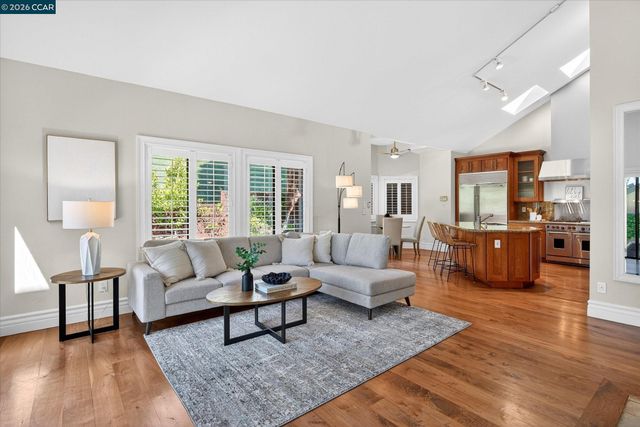 951 Redwood Dr, Danville, CA 94506