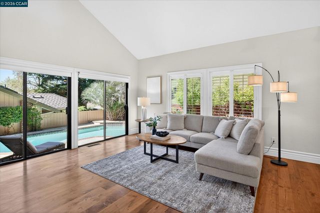 951 Redwood Dr, Danville, CA 94506