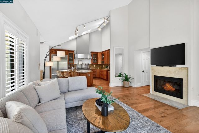 951 Redwood Dr, Danville, CA 94506