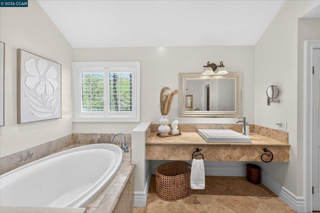 951 Redwood Dr, Danville, CA 94506