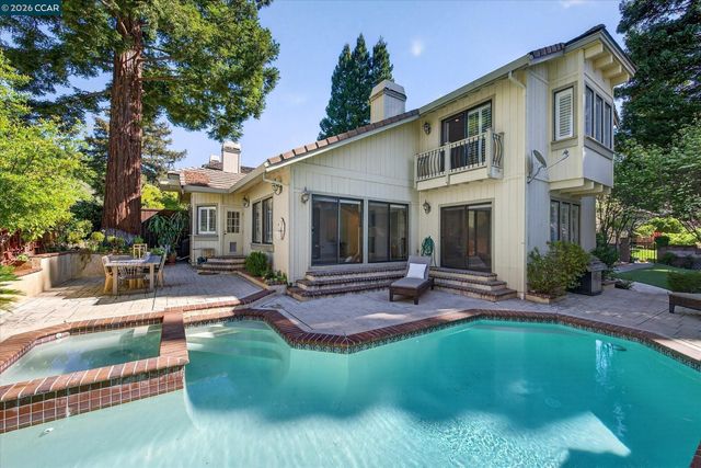 951 Redwood Dr, Danville, CA 94506