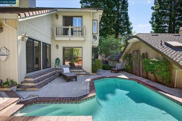 951 Redwood Dr, Danville, CA 94506