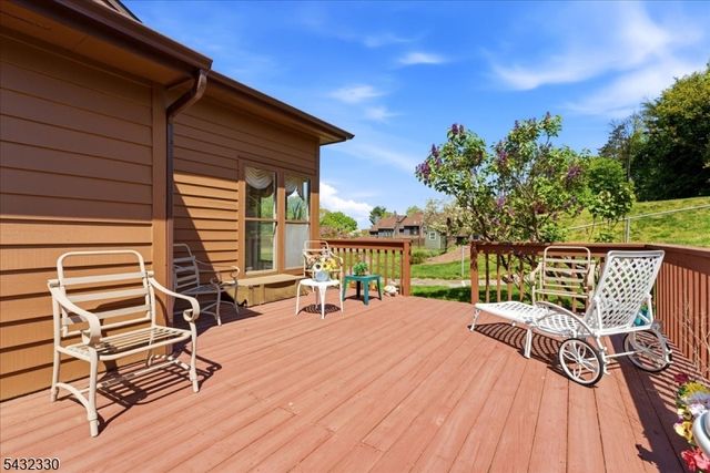 37 Giggleswick Way, Edison Twp., NJ 08820