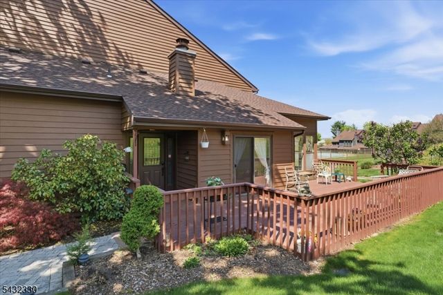 37 Giggleswick Way, Edison Twp., NJ 08820