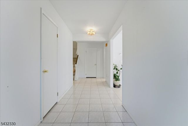37 Giggleswick Way, Edison Twp., NJ 08820
