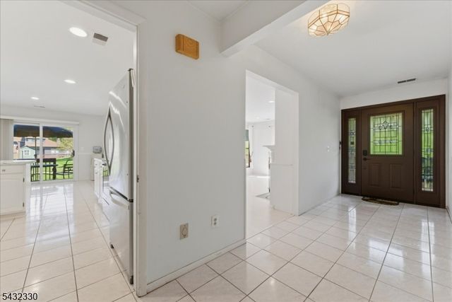 37 Giggleswick Way, Edison Twp., NJ 08820