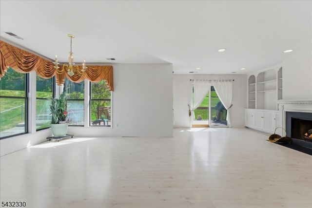 37 Giggleswick Way, Edison Twp., NJ 08820