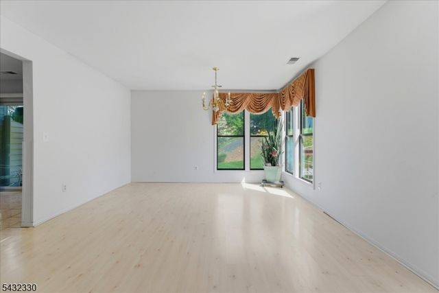 37 Giggleswick Way, Edison Twp., NJ 08820