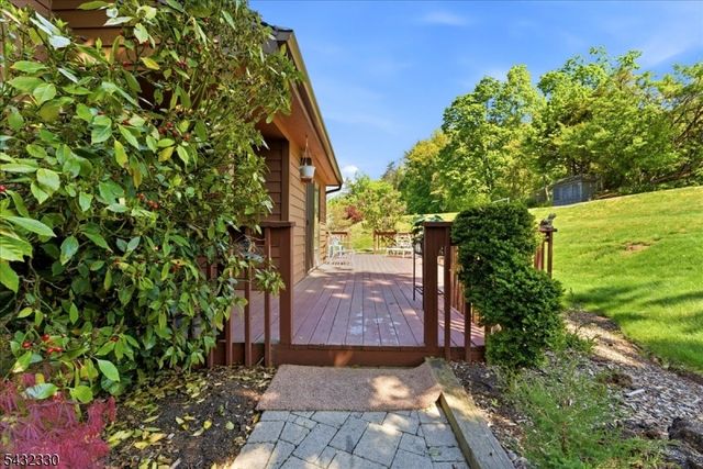 37 Giggleswick Way, Edison Twp., NJ 08820