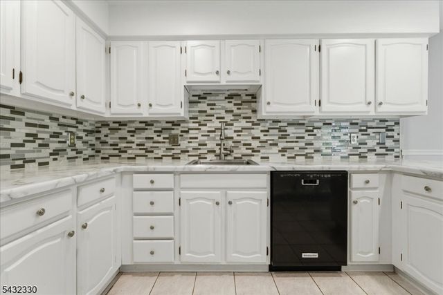 37 Giggleswick Way, Edison Twp., NJ 08820
