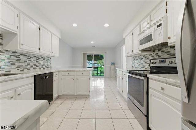 37 Giggleswick Way, Edison Twp., NJ 08820