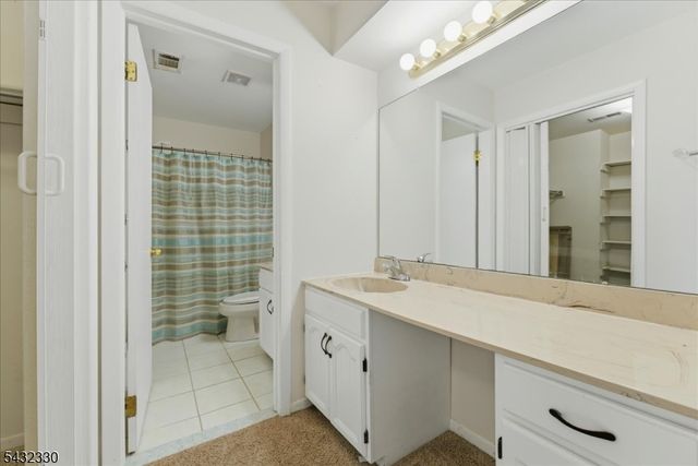 37 Giggleswick Way, Edison Twp., NJ 08820