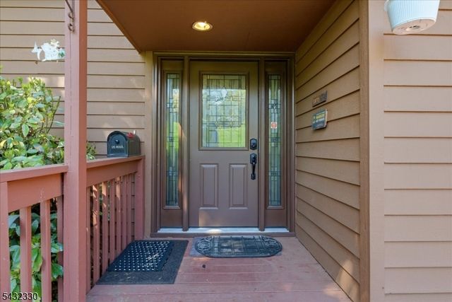 37 Giggleswick Way, Edison Twp., NJ 08820