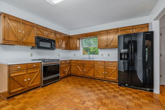 163 Bilbrey Rd, Livingston, TN 38570