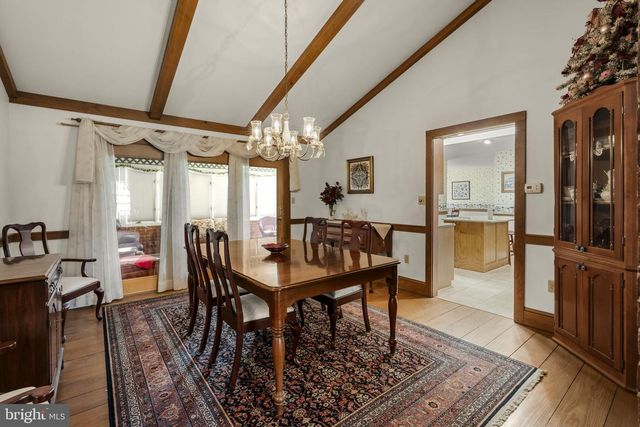 712 VINEMONT RD, Reinholds, PA 17569
