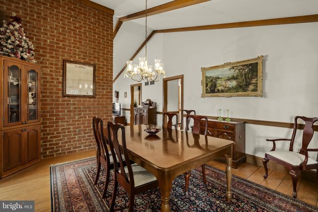 712 VINEMONT RD, Reinholds, PA 17569