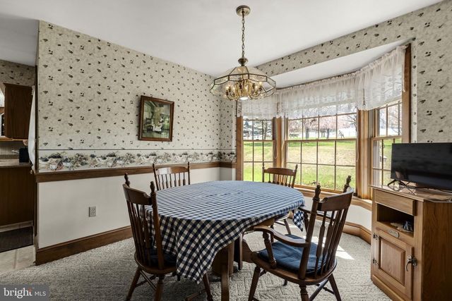 712 VINEMONT RD, Reinholds, PA 17569