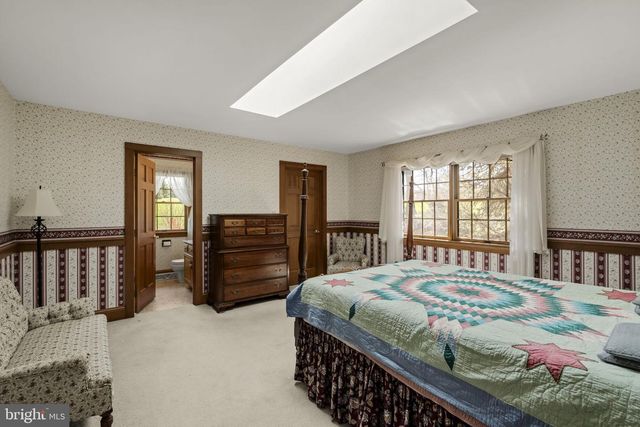 712 VINEMONT RD, Reinholds, PA 17569