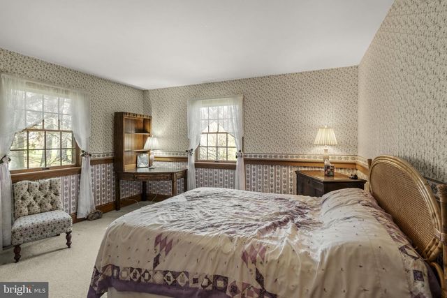 712 VINEMONT RD, Reinholds, PA 17569