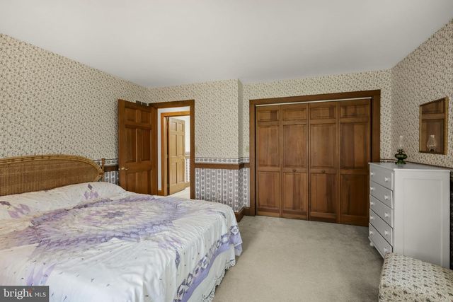 712 VINEMONT RD, Reinholds, PA 17569